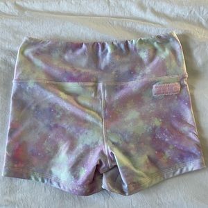 Fleo Power High Rise Vibrant Fantasy Medium Shorts